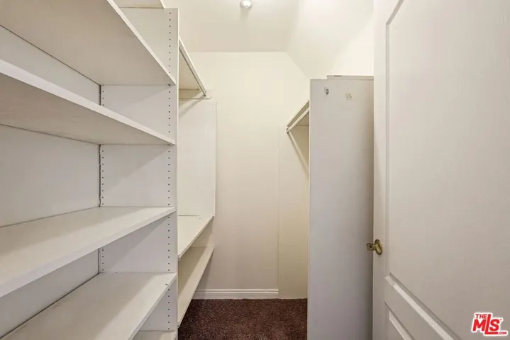 1201 Viola Avenue 104, Glendale, California 91202