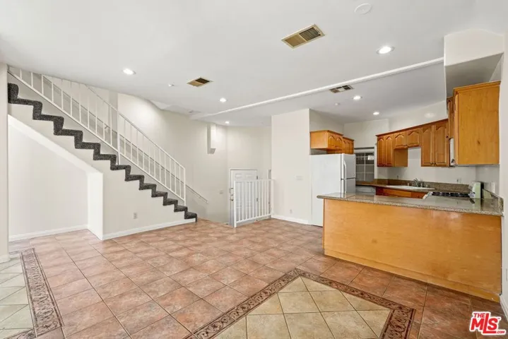 1201 Viola Avenue 104, Glendale, California 91202