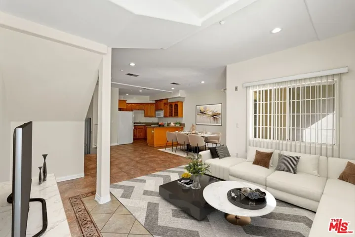 1201 Viola Avenue 104, Glendale, California 91202