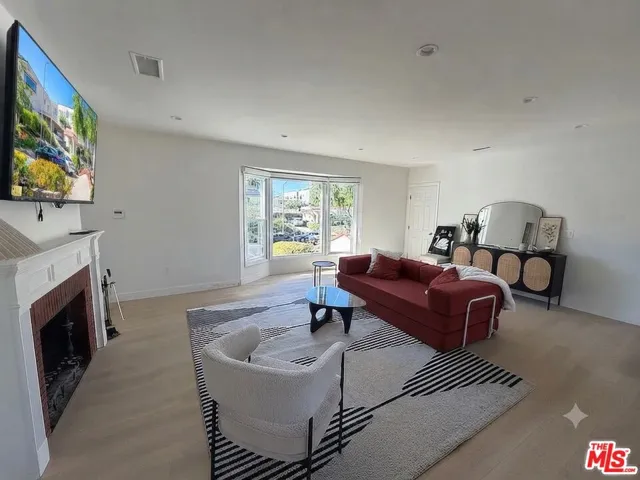 1546 S Ogden Drive 2b, Los Angeles, California 90019