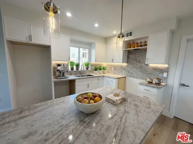 1546 S Ogden Drive 1b, Los Angeles, California 90019