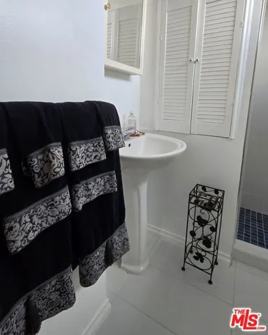 4626 Brynhurst Avenue, Los Angeles, California 90043