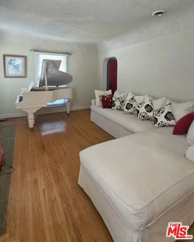 4626 Brynhurst Avenue, Los Angeles, California 90043