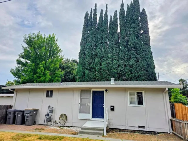 920 Gum Avenue, Woodland, California 95695