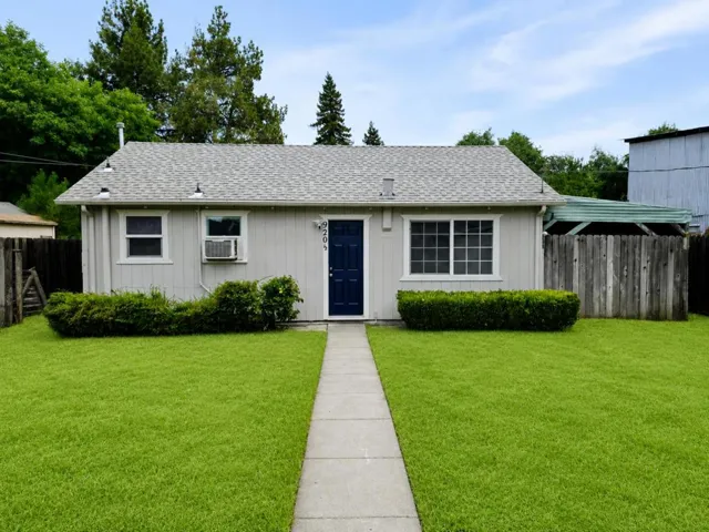 920 Gum Avenue, Woodland, California 95695