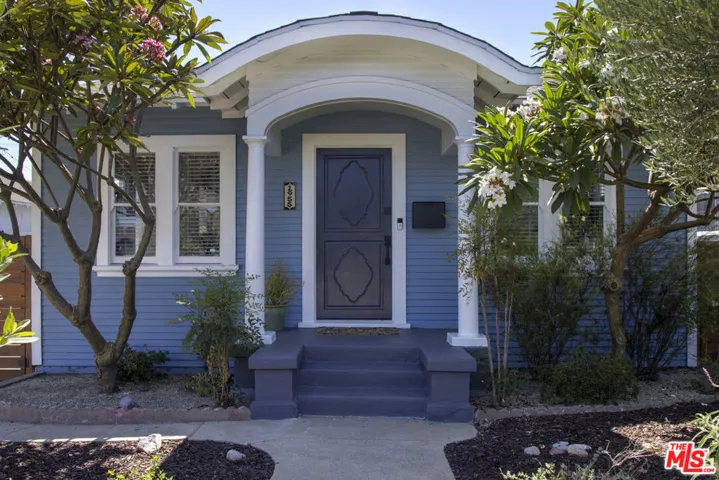 2955 8th Avenue, Los Angeles, California 90018