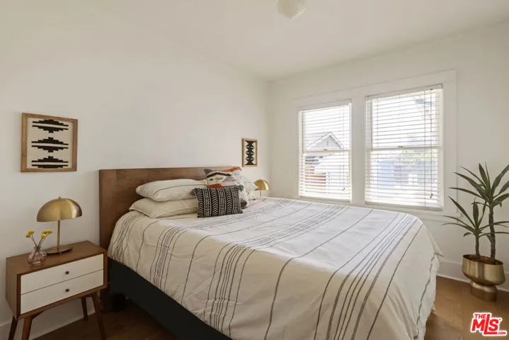 2955 8th Avenue, Los Angeles, California 90018