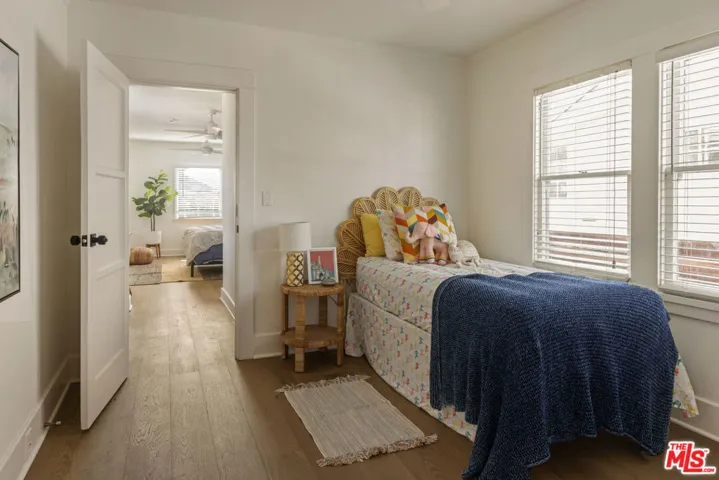 2955 8th Avenue, Los Angeles, California 90018