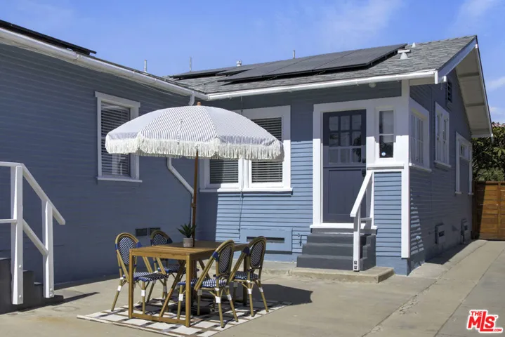 2955 8th Avenue, Los Angeles, California 90018