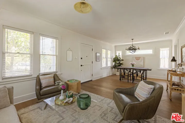 2955 8th Avenue, Los Angeles, California 90018