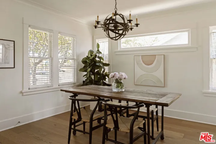 2955 8th Avenue, Los Angeles, California 90018