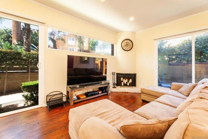 325 S Sierra 36, Solana Beach, California 92075