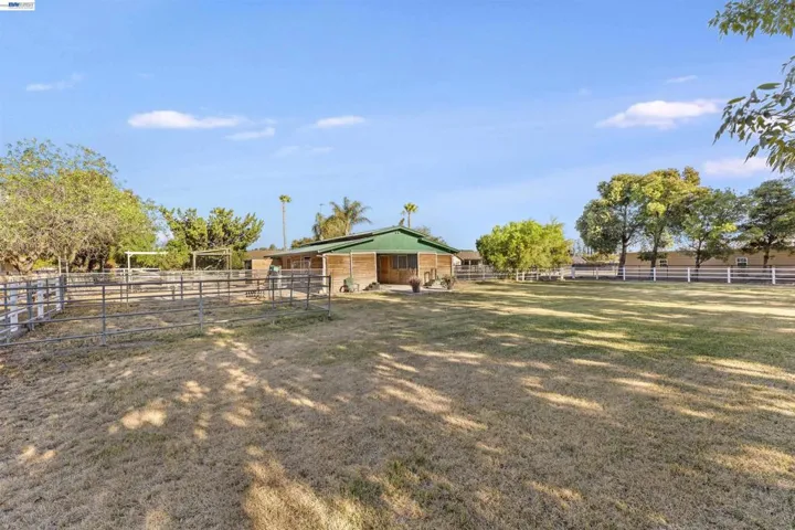 23110 Los Ranchos Dr, Tracy, California 95304