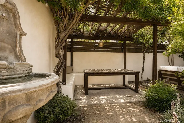 4247 7th Avenue, Los Angeles, California 90008
