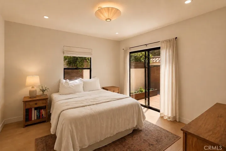 4247 7th Avenue, Los Angeles, California 90008