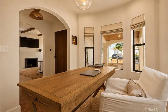4247 7th Avenue, Los Angeles, California 90008