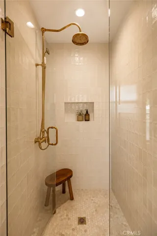 4247 7th Avenue, Los Angeles, California 90008