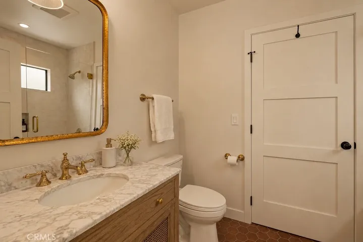 4247 7th Avenue, Los Angeles, California 90008