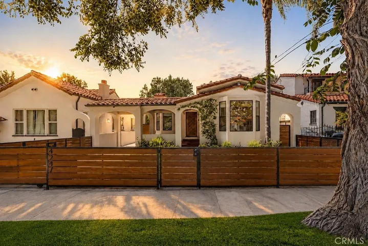 4247 7th Avenue, Los Angeles, California 90008