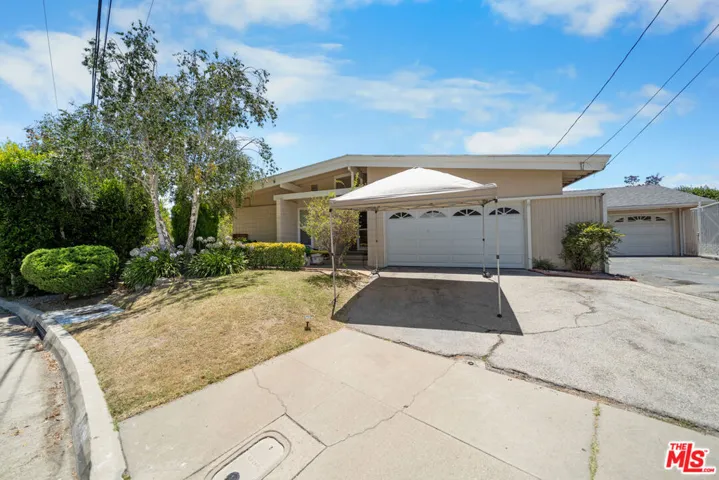 3114 Henrietta Avenue, La Crescenta, California 91214