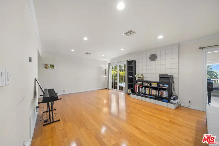 3114 Henrietta Avenue, La Crescenta, California 91214