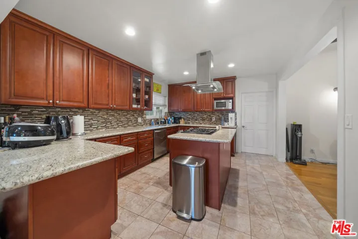 3114 Henrietta Avenue, La Crescenta, California 91214