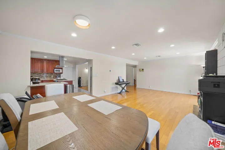 3114 Henrietta Avenue, La Crescenta, California 91214