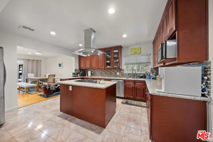 3114 Henrietta Avenue, La Crescenta, California 91214