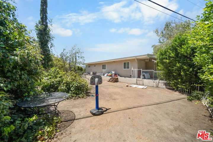 3114 Henrietta Avenue, La Crescenta, California 91214