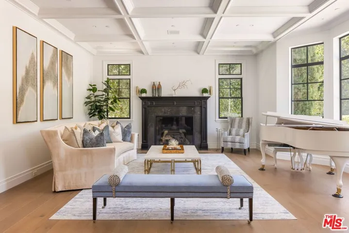 22 Oakmont Drive, Los Angeles, California 90049 — photo 4