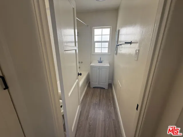 2417 W Vernon Avenue, Los Angeles, California 90008