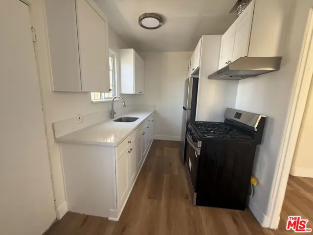 2417 W Vernon Avenue, Los Angeles, California 90008