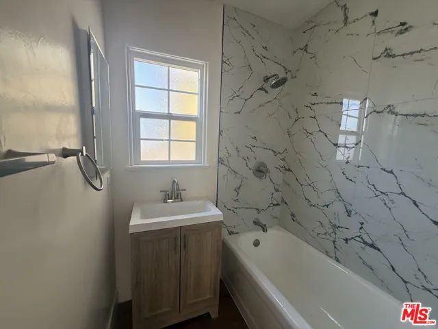 2417 W Vernon Avenue, Los Angeles, California 90008