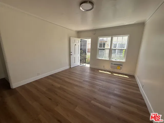 2417 W Vernon Avenue, Los Angeles, California 90008