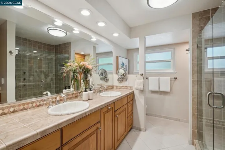 1560 Pyrenees Pl, Walnut Creek, California 94598