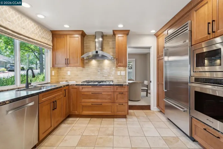 1560 Pyrenees Pl, Walnut Creek, California 94598