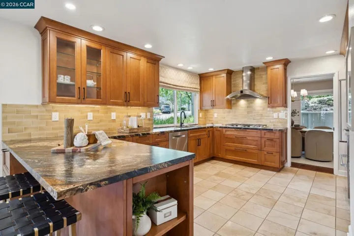1560 Pyrenees Pl, Walnut Creek, California 94598