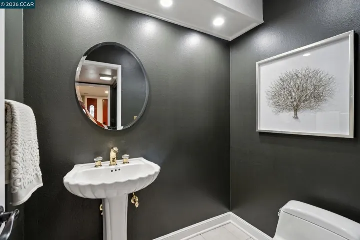 1560 Pyrenees Pl, Walnut Creek, California 94598