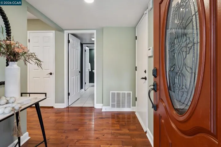 1560 Pyrenees Pl, Walnut Creek, California 94598