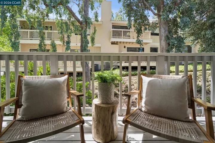 1560 Pyrenees Pl, Walnut Creek, California 94598