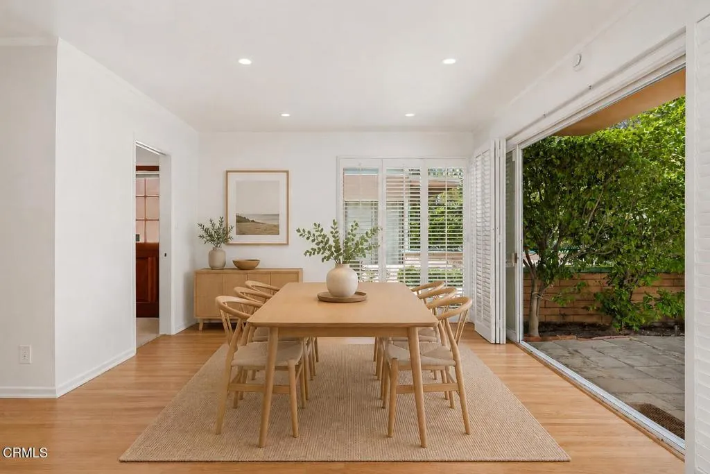 Dining Room Staged no light