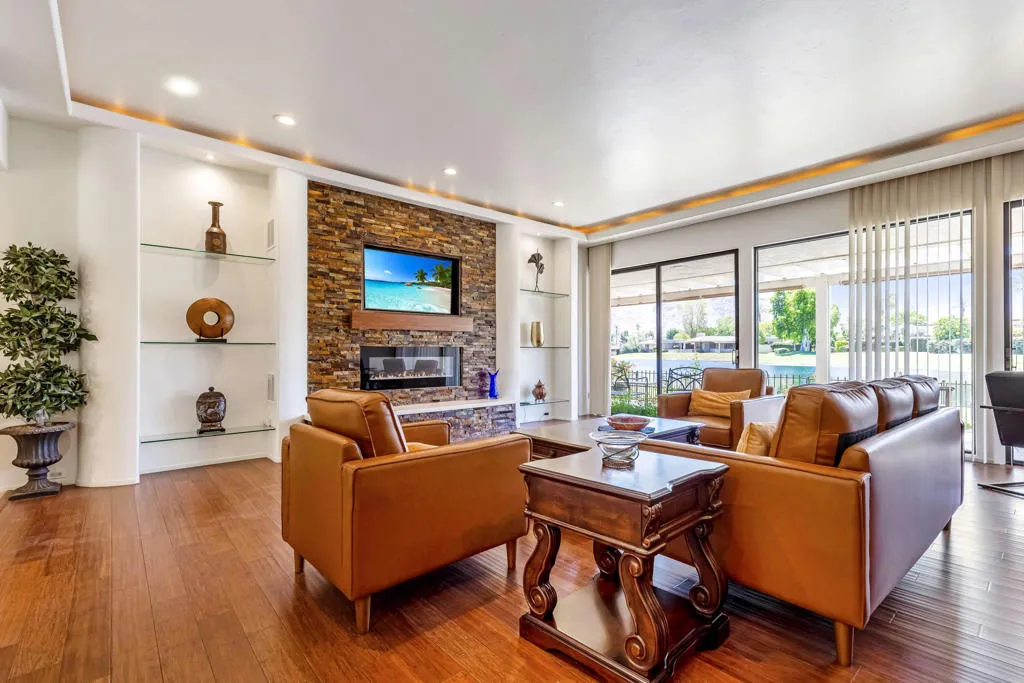 6 Colgate Dr