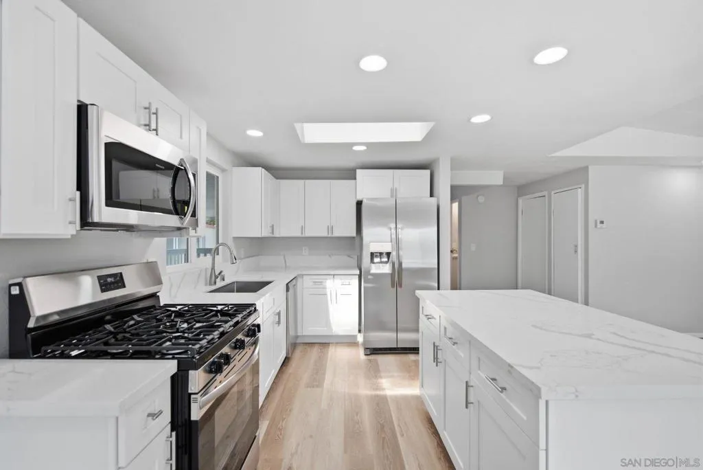 3340 Del Sol Blvd #82