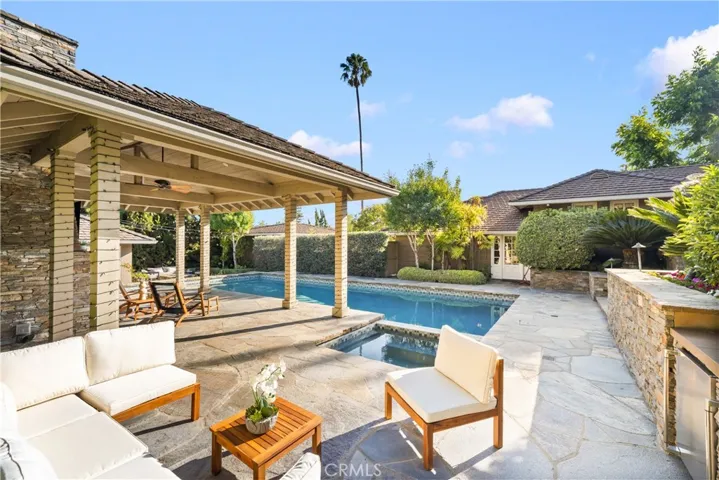 340 Arbolada Drive, Arcadia, California 91006