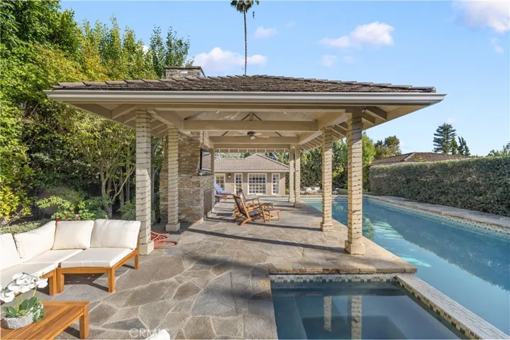 340 Arbolada Drive, Arcadia, California 91006