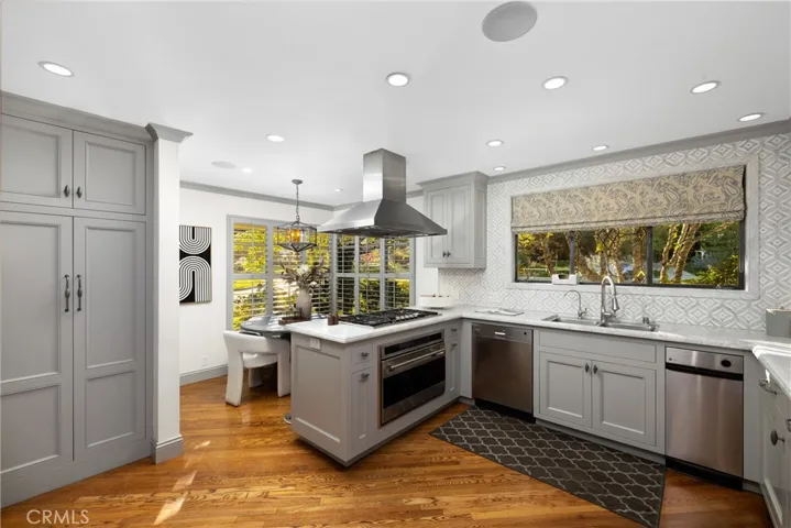 340 Arbolada Drive, Arcadia, California 91006