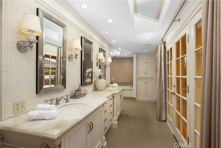 340 Arbolada Drive, Arcadia, California 91006