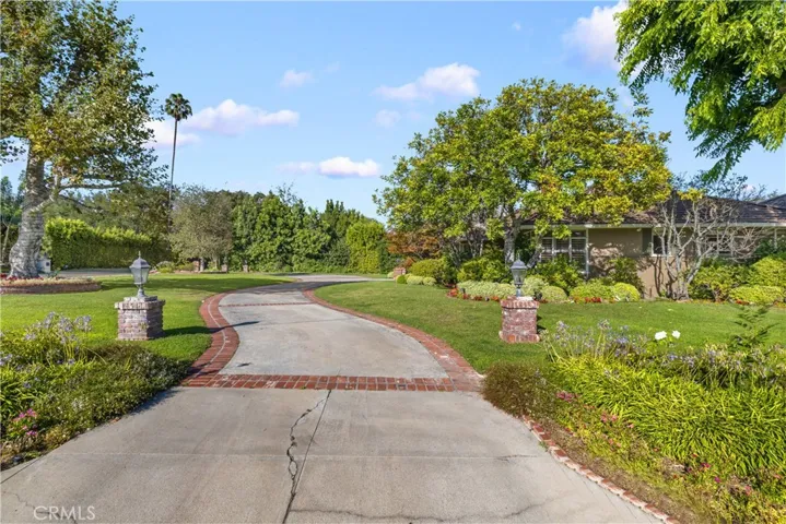 340 Arbolada Drive, Arcadia, California 91006