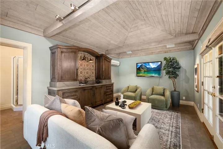 340 Arbolada Drive, Arcadia, California 91006