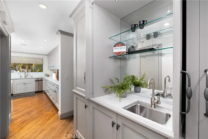 340 Arbolada Drive, Arcadia, California 91006